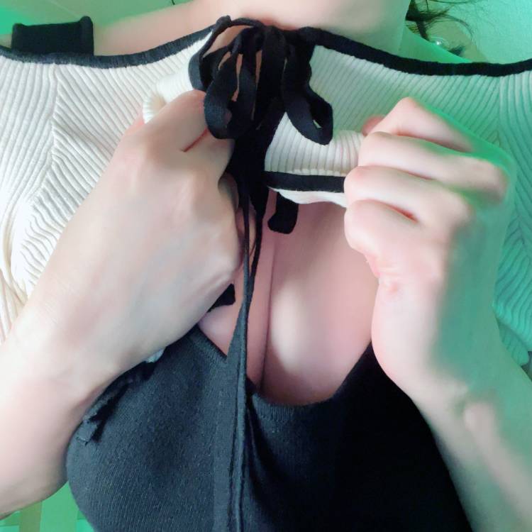 しほ　男性を悦ばせることに快感を感じる完成された痴女（新・回春マッサージ～椿～）