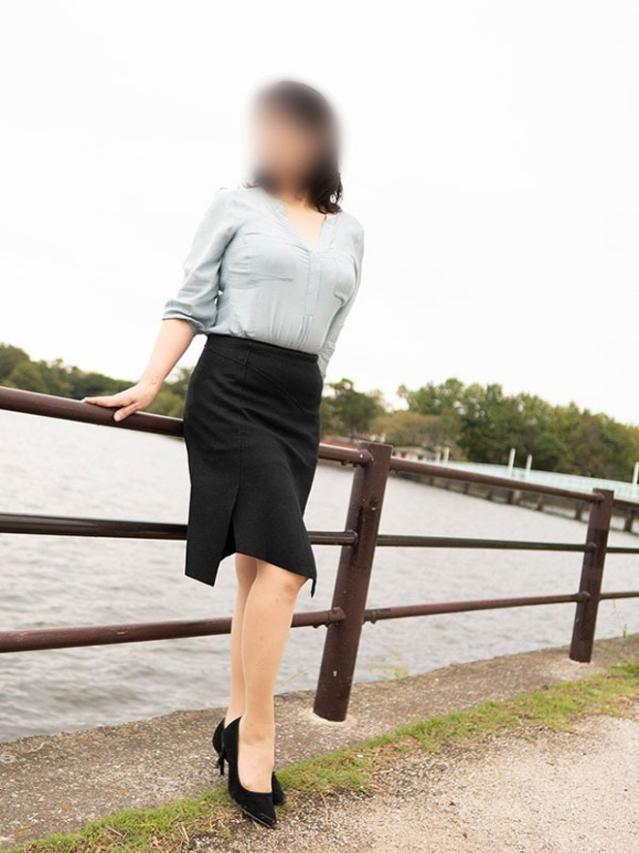 りょうか（[ｴﾛ妻多数在籍] 妻美喰い ～20代清楚系若奥様から60代ﾄﾞM淫乱熟女まで多数在籍～　宇部-山口-防府-美祢）