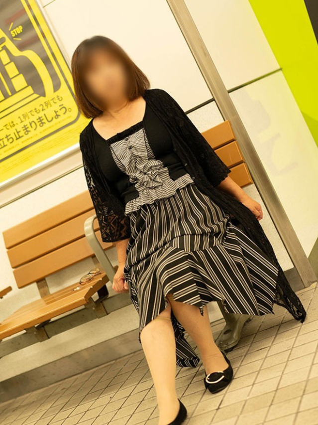 いずみ（[ｴﾛ妻多数在籍] 妻美喰い ～20代清楚系若奥様から60代ﾄﾞM淫乱熟女まで多数在籍～　宇部-山口-防府-美祢）