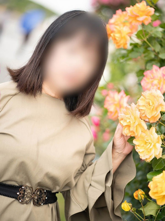 いずみ（[ｴﾛ妻多数在籍] 妻美喰い ～20代清楚系若奥様から60代ﾄﾞM淫乱熟女まで多数在籍～　宇部-山口-防府-美祢）