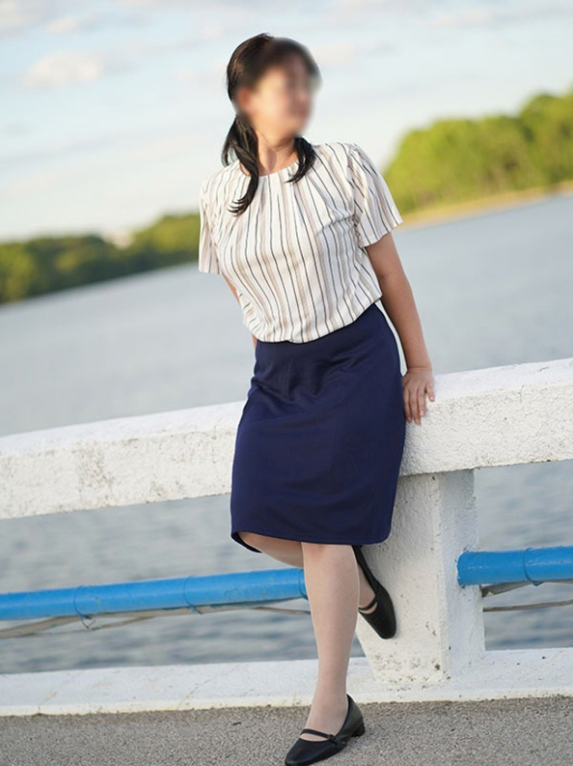 あかり（[ｴﾛ妻多数在籍] 妻美喰い ～20代清楚系若奥様から60代ﾄﾞM淫乱熟女まで多数在籍～　宇部-山口-防府-美祢）
