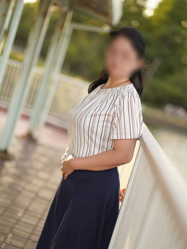 あかり（[ｴﾛ妻多数在籍] 妻美喰い ～20代清楚系若奥様から60代ﾄﾞM淫乱熟女まで多数在籍～　宇部-山口-防府-美祢）