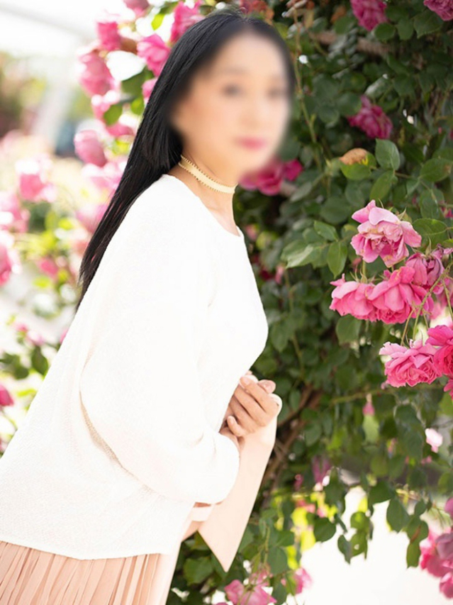 かえで（[ｴﾛ妻多数在籍] 妻美喰い ～20代清楚系若奥様から60代ﾄﾞM淫乱熟女まで多数在籍～　宇部-山口-防府-美祢）