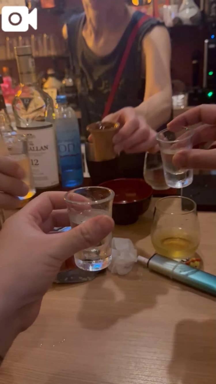 きのうはのみすぎてべろべろ