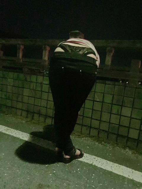 外で何してるのかな？😆
