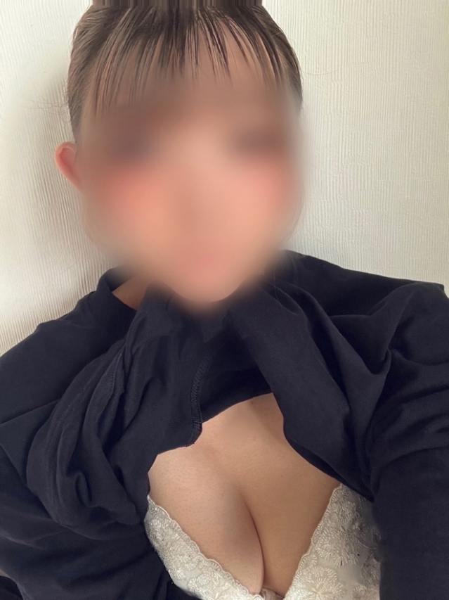 リリア〜ギャル人妻、上質な刺激をあなたに〜
