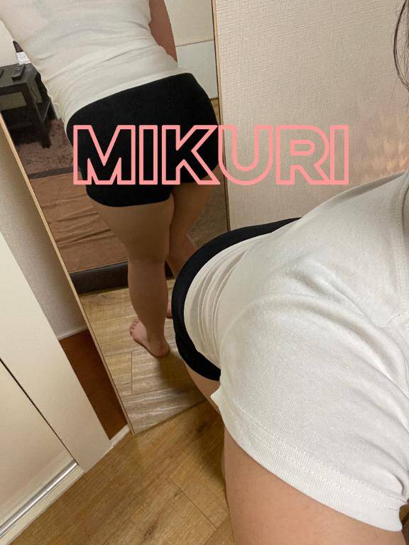 むちむち×ショートパンツ