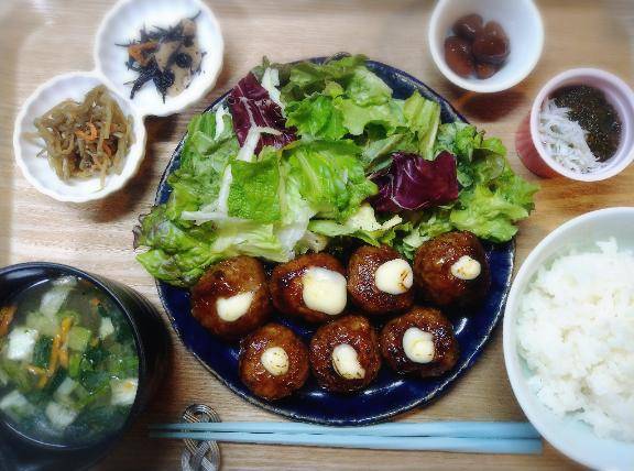 チーズハンバーグ??