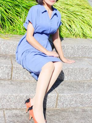 （完熟ばなな横浜）明日出勤！ご案内枠ございます！ほぼ毎回噴いちゃう未経験奥様♪「かえでさん」