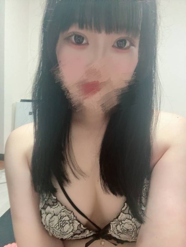 (๑&gt;◡&lt;๑)
