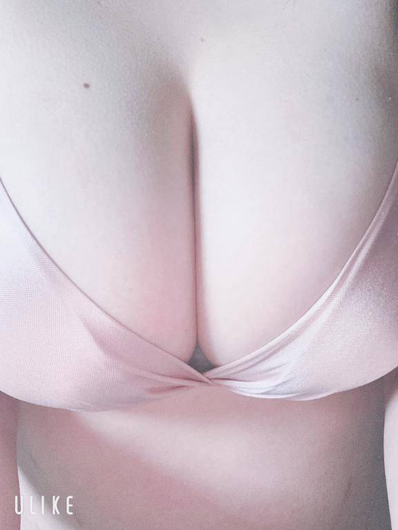 ねお（姫路ぽっちゃり巨乳爆乳専門店紅いうさぎ）