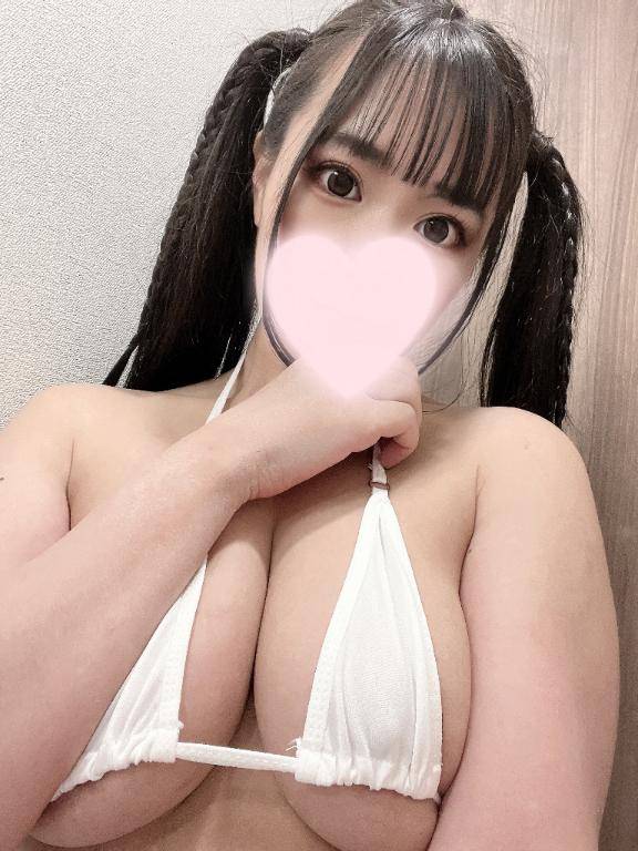 黒髪×巨乳×たぬき顔=私?