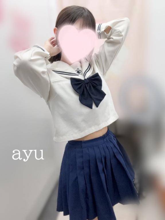 煙草の匂いのシャツにそっと寄り添うから