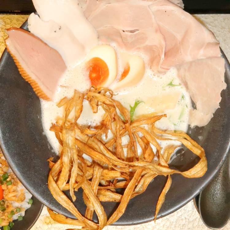 もも
