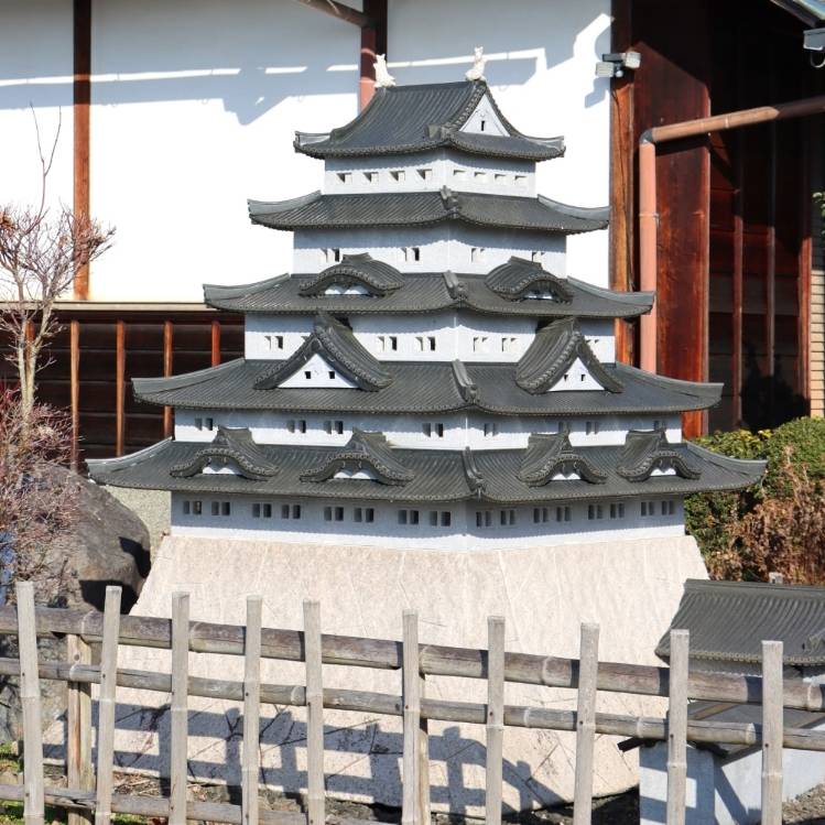 もも