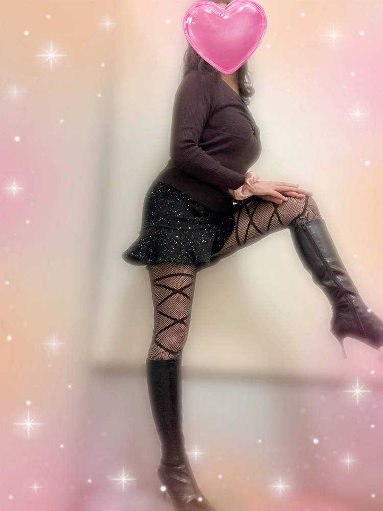 こんな格好で待ってるね…♡