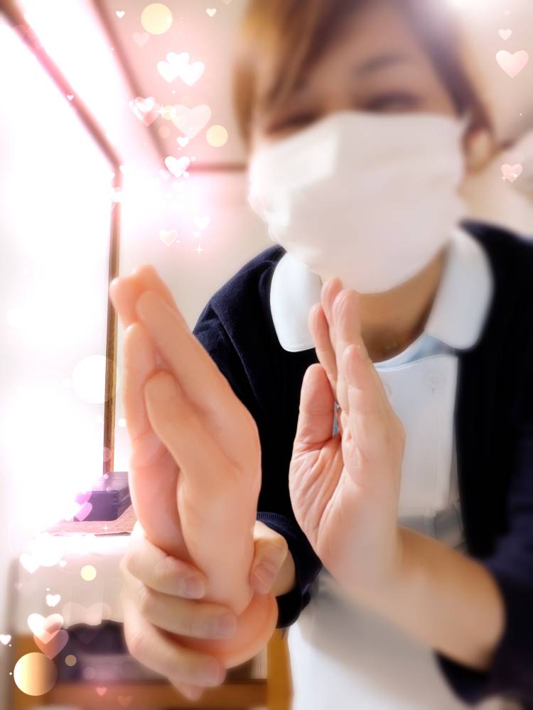 めずらしく１人出勤しております！