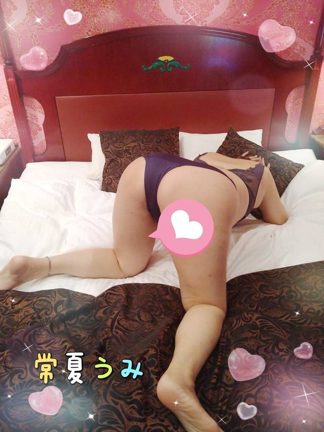 明日も10:00～17:00出勤します。