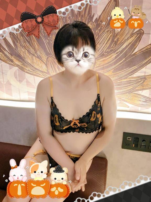 今日はハロウィンなので、、