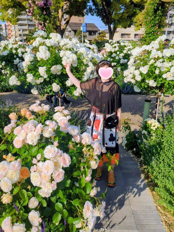 お花に囲まれて(*´?`* )ﾎｯｺﾘ