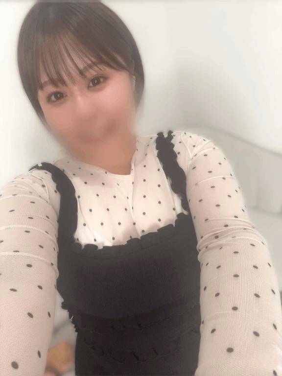 今日はデート服で出勤💐