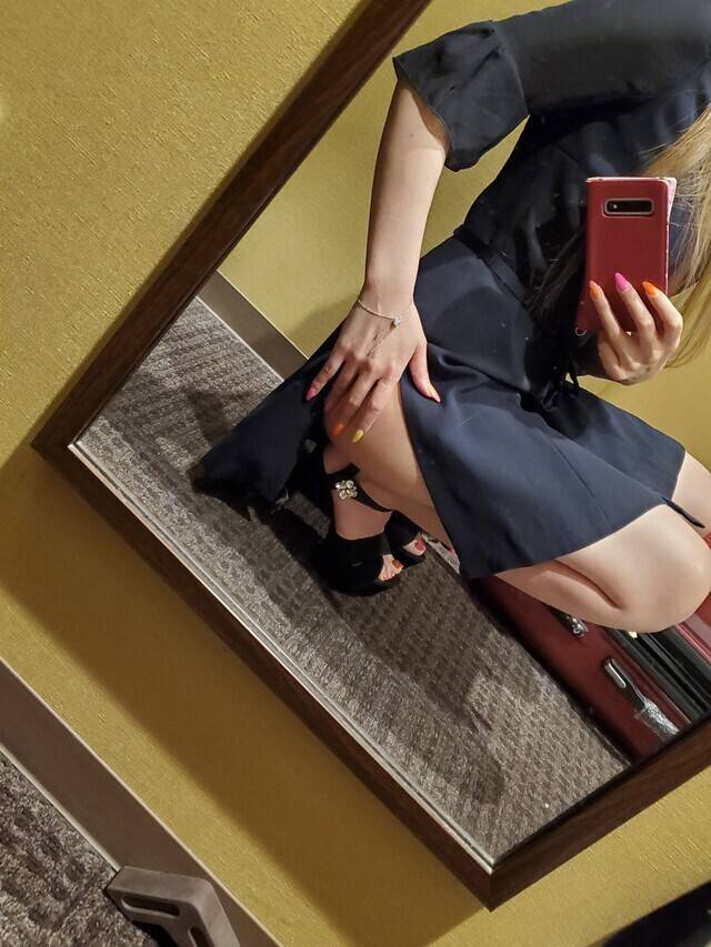 スリット強めでお尻が‼️🍑