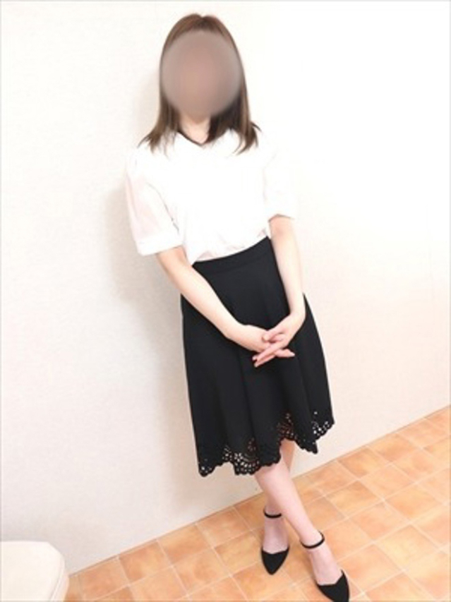 新人みいな