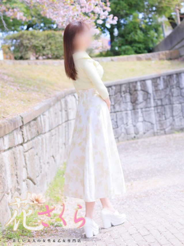 えま(美しい大人の女性&乙女専門店!花さくら)