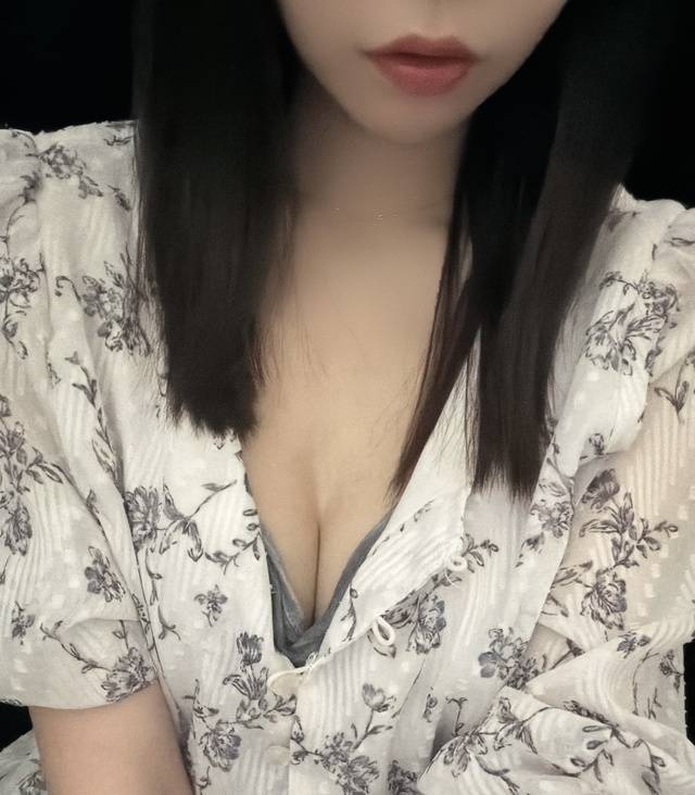 本日出勤してます🍑