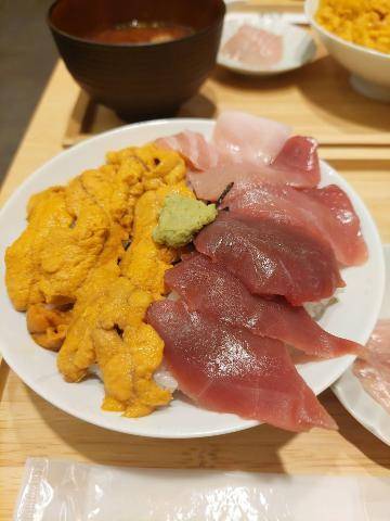 ウニマグロ丼(*´ω｀*)❤脳天トピ🐟️