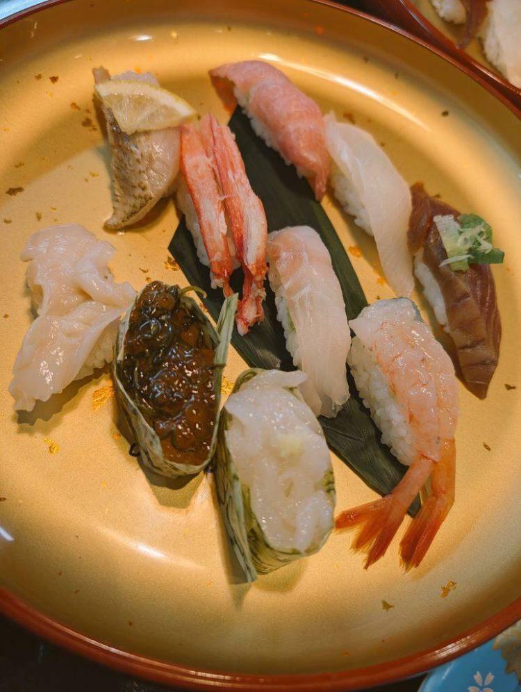 ランチはもちろん🍣