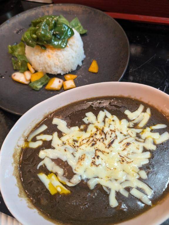 アマブー、アマゾネスブッチャーの🍛