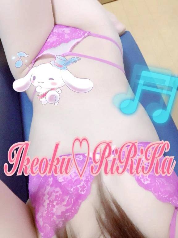 (｡vωv｡｀)