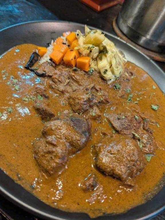 お昼らアマブーのボーンインマトンカレー🍛