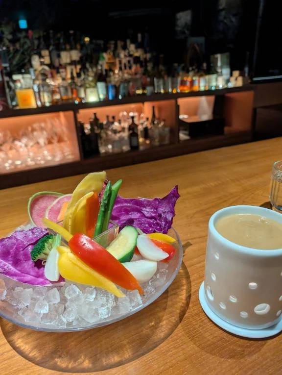 昨夜はバーホテルなので、飲んで食べて(*´ω｀*)