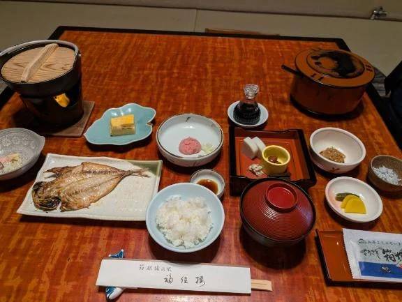 旅館の朝ご飯(*^^*)🍚