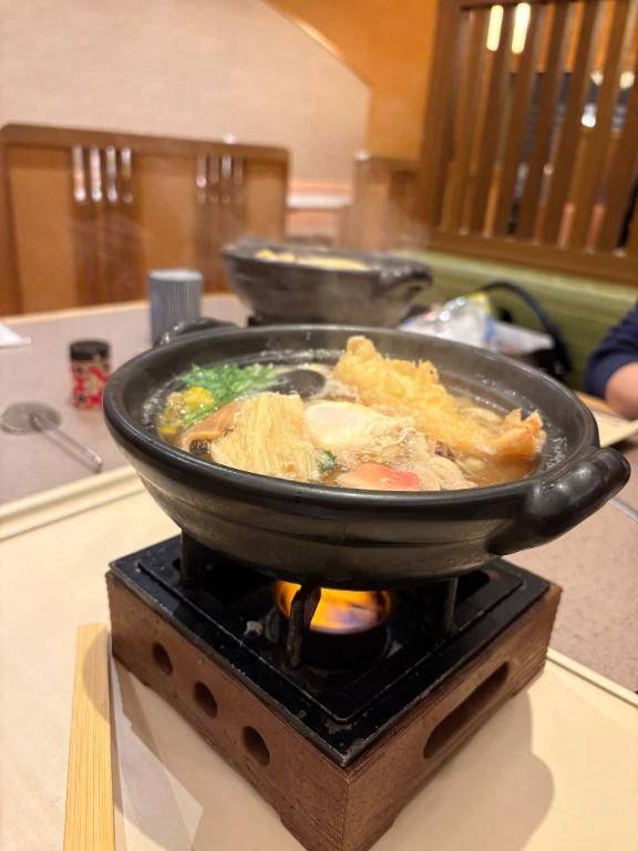 夜は鍋焼きうどん🍲