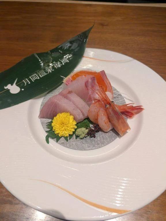 夕食はスタンダードだけど豪華過ぎてヽ(=´▽`=)ﾉ