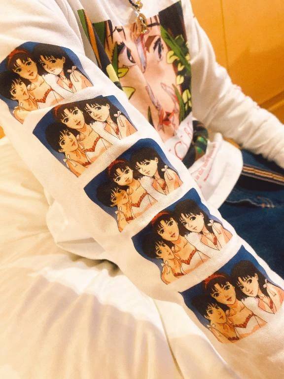 👧🏻‎☂️🎤