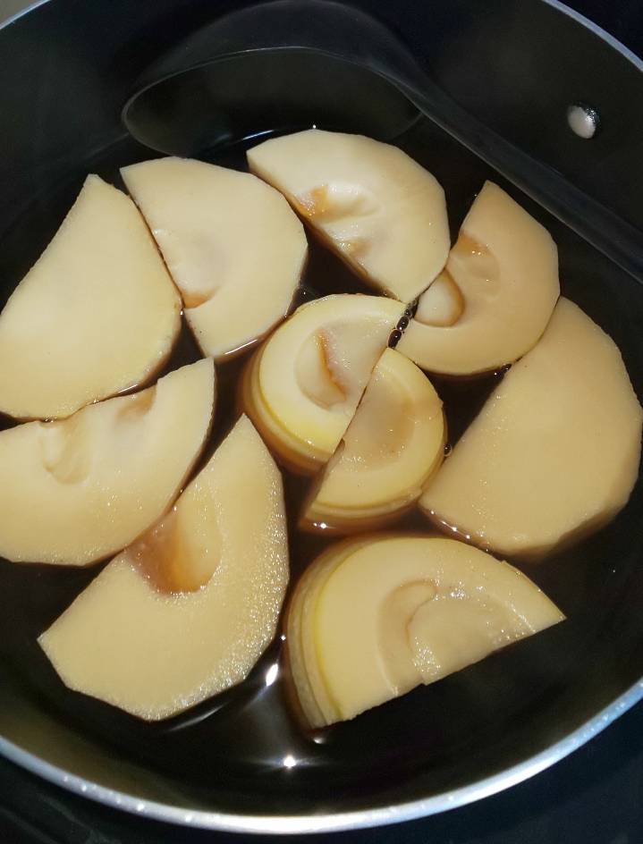 さゆり（明石の熟女達・女華(めか））