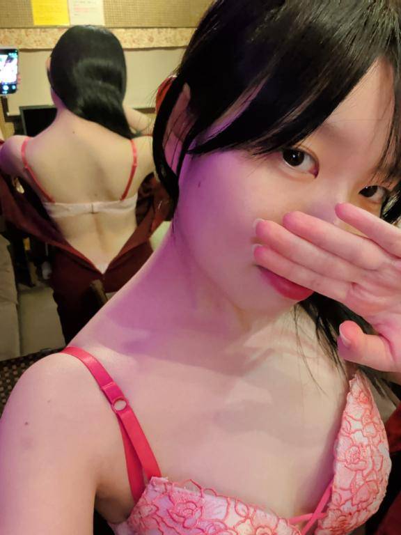 背中もエロい…？歩く18?ってコト！？