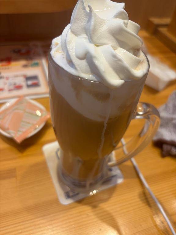 これ絶対こぼれるやつ