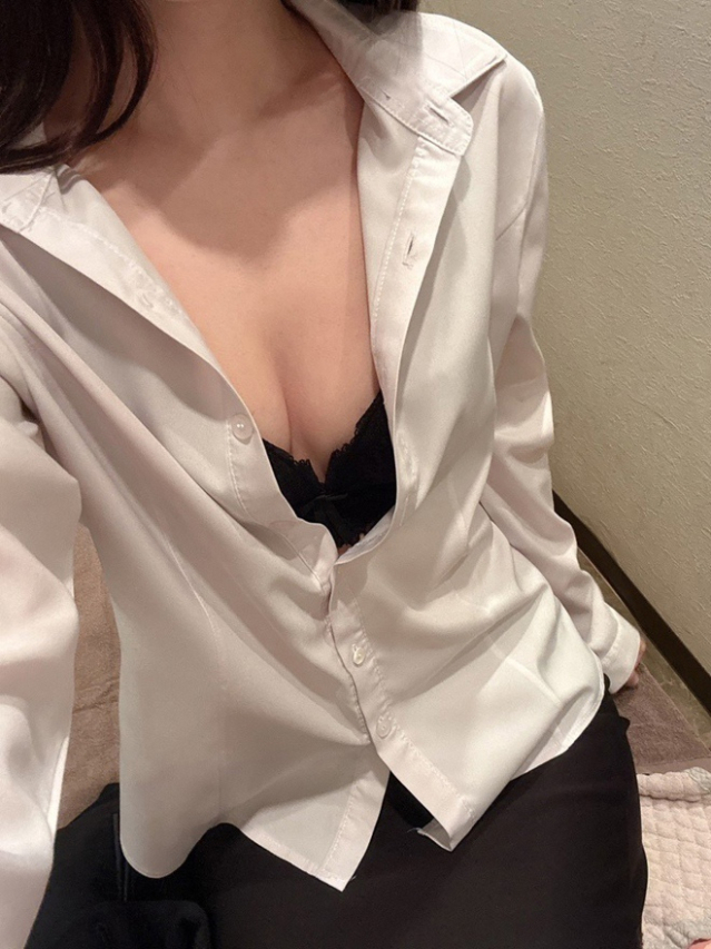 小坂 ひな（PuruPuru OfficeDiva）