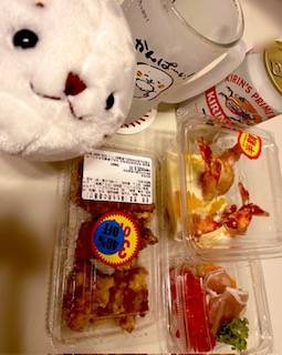もぐもぐ🐰🍖🍤