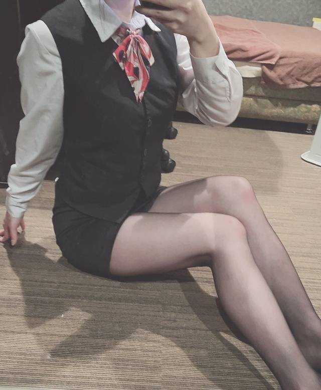 佐久間凪(さくまなぎ)（淫らなOLの愛人たち 美スト(ビースト)）