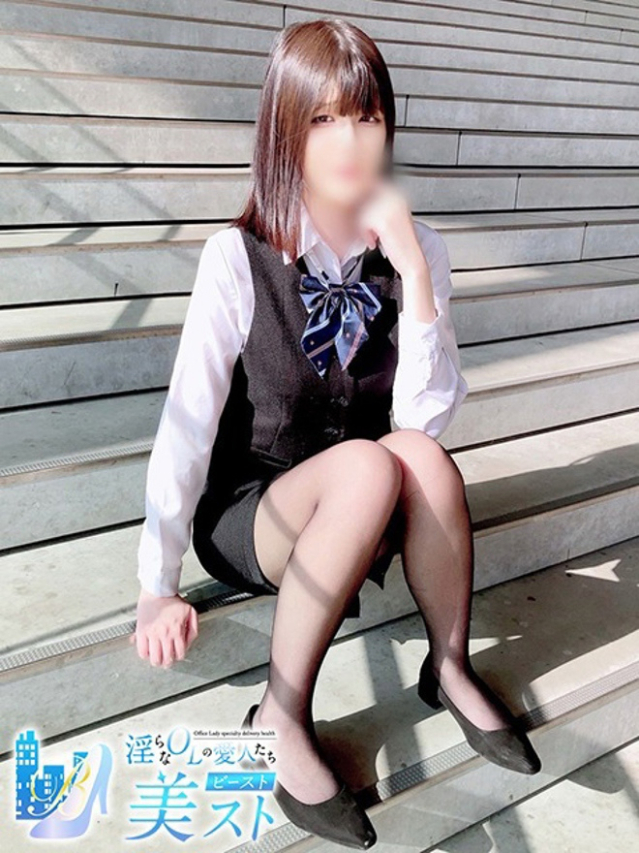 岩田美紅(いわたみく)（淫らなOLの愛人たち 美スト(ビースト)）