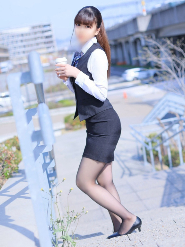 佐久間凪(さくまなぎ)(淫らなOLの愛人たち 美スト(ビースト))