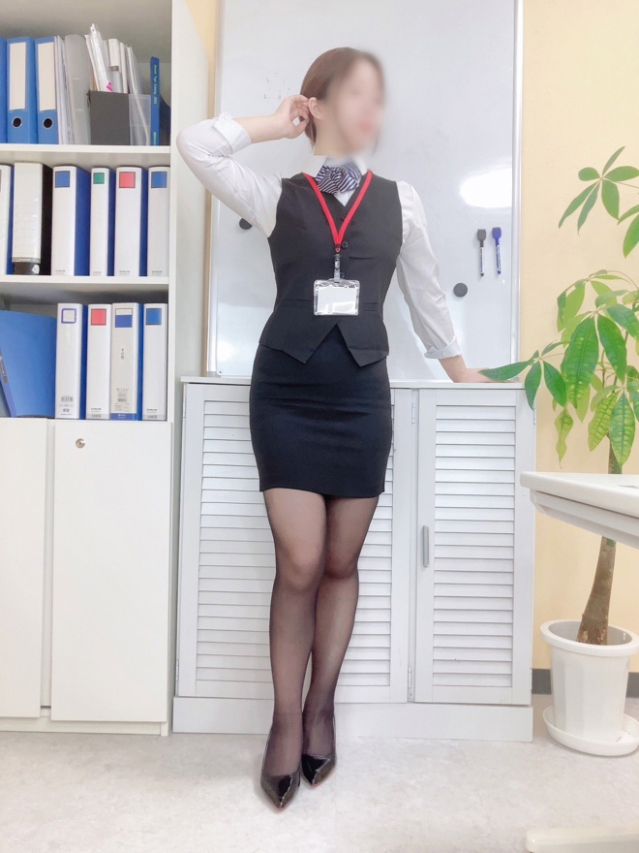 岡田星空(おかだせいら)（淫らなOLの愛人たち 美スト(ビースト)）