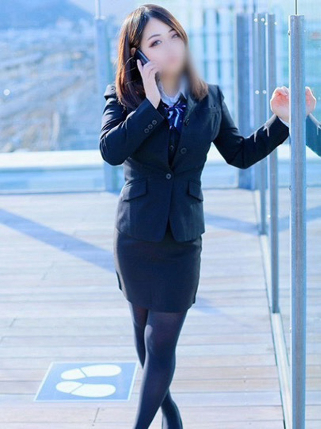 星名翆(ほしなすい)（淫らなOLの愛人たち 美スト(ビースト)）