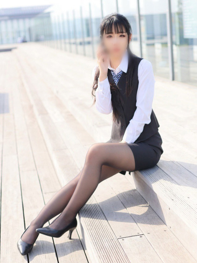 小野田夢華(おのだゆめか)（淫らなOLの愛人たち 美スト(ビースト)）